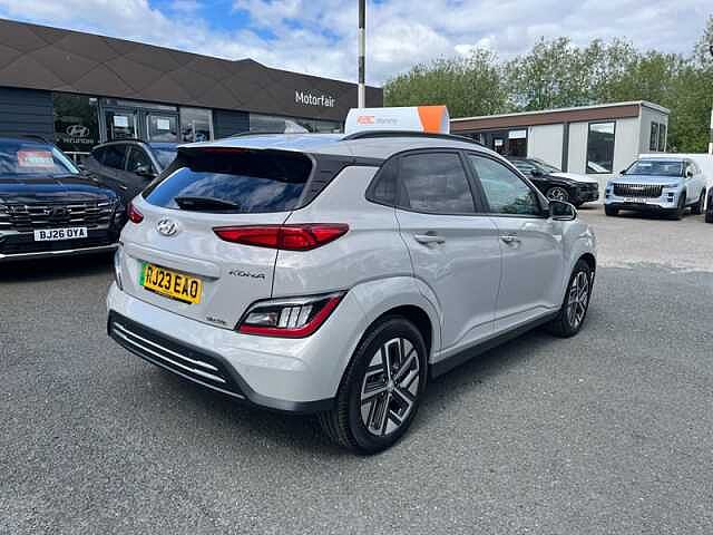 Hyundai KONA 64kWh Premium SUV 5dr Electric Auto (10.5kW Charger) (204 ps)