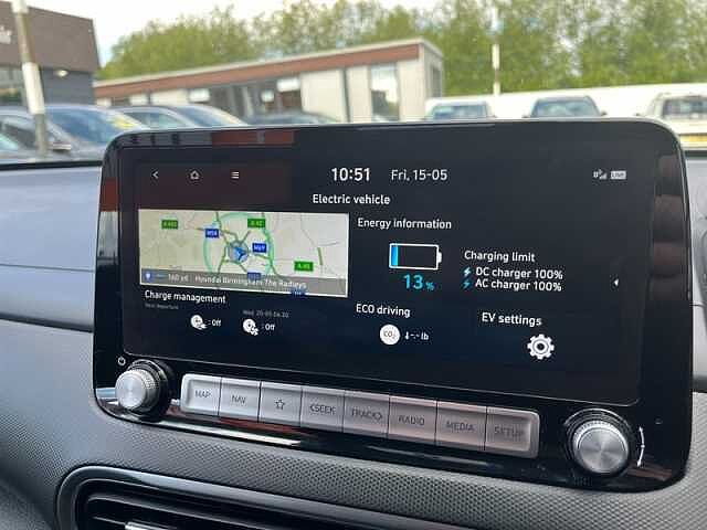 Hyundai KONA 64kWh Premium SUV 5dr Electric Auto (10.5kW Charger) (204 ps)