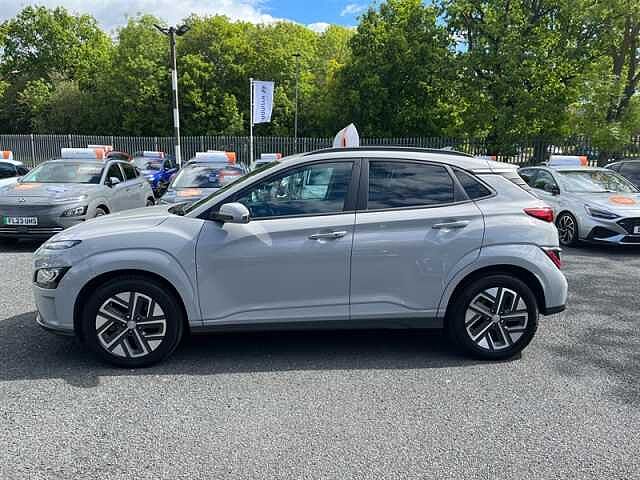Hyundai KONA 64kWh Premium SUV 5dr Electric Auto (10.5kW Charger) (204 ps)
