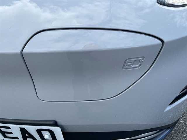 Hyundai KONA 64kWh Premium SUV 5dr Electric Auto (10.5kW Charger) (204 ps)