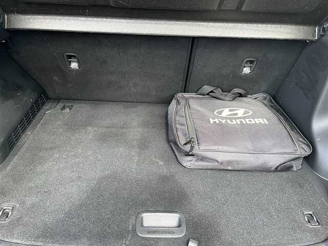 Hyundai KONA 64kWh Premium SUV 5dr Electric Auto (10.5kW Charger) (204 ps)