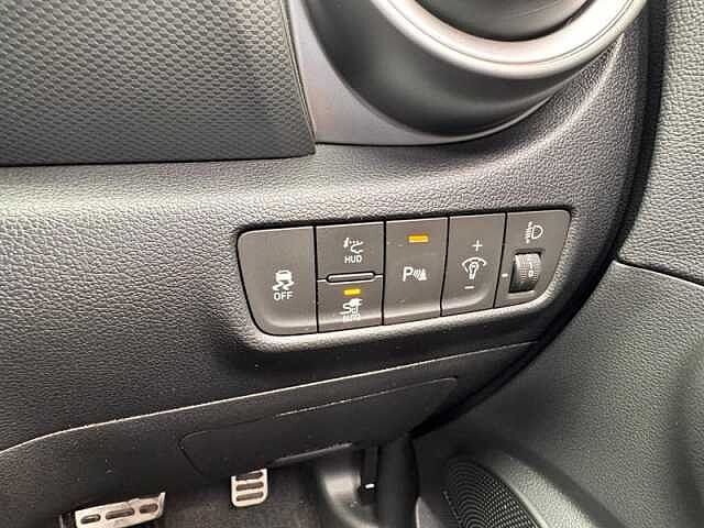 Hyundai KONA 64kWh Ultimate SUV 5dr Electric Auto (10.5kW Charger) (204 ps)