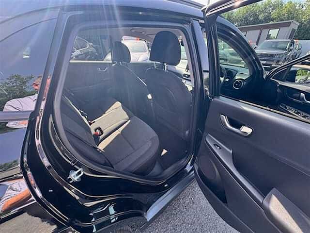 Hyundai KONA 39kWh Premium SUV 5dr Electric Auto (10.5kW Charger) (136 ps)