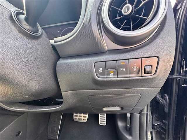 Hyundai KONA 39kWh Premium SUV 5dr Electric Auto (10.5kW Charger) (136 ps)