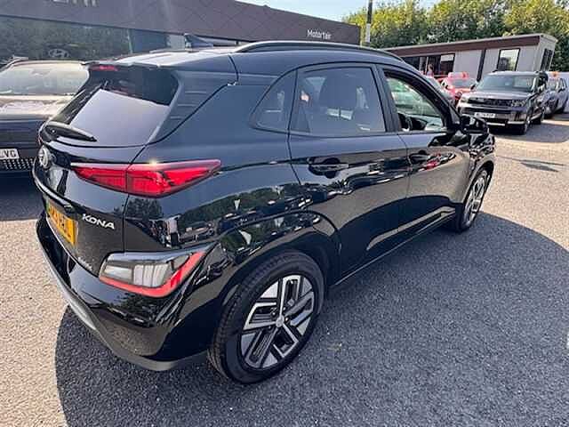 Hyundai KONA 39kWh Premium SUV 5dr Electric Auto (10.5kW Charger) (136 ps)