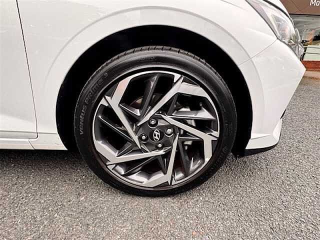 Hyundai i20 1.0 T-GDi MHEV Premium Hatchback 5dr Petrol Hybrid DCT Euro 6 (s/s) (100 ps)