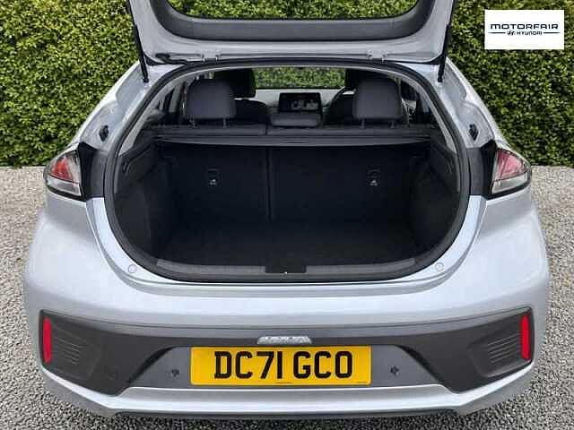Hyundai IONIQ 1.6 h-GDi 8.9kWh Premium SE Hatchback 5dr Petrol Plug-in Hybrid DCT Euro 6 (s/s)