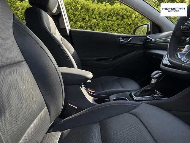Hyundai IONIQ 1.6 h-GDi 8.9kWh Premium SE Hatchback 5dr Petrol Plug-in Hybrid DCT Euro 6 (s/s)