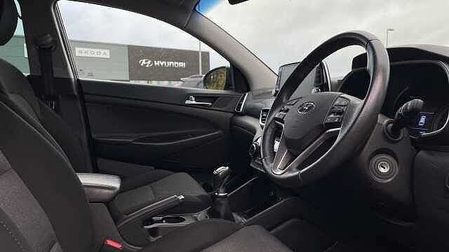 Hyundai TUCSON 1.6 GDi SE Nav SUV 5dr Petrol Manual Euro 6 (s/s) (132 ps) Black