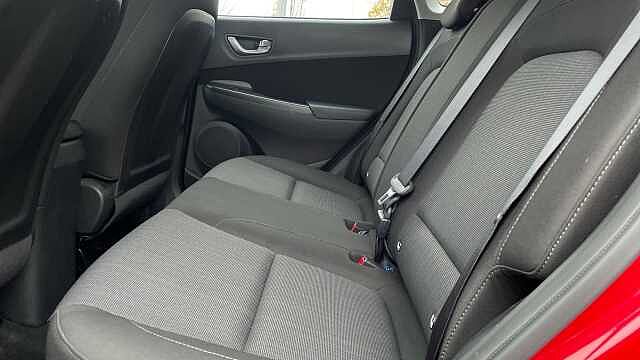 Hyundai KONA 1.6 h-GDi SE Connect SUV 5dr Petrol Hybrid DCT Euro 6 (s/s) (141 ps) Red