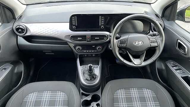 Hyundai i10 1.0 Premium Hatchback 5dr Petrol Auto Euro 6 (s/s) (63 ps)