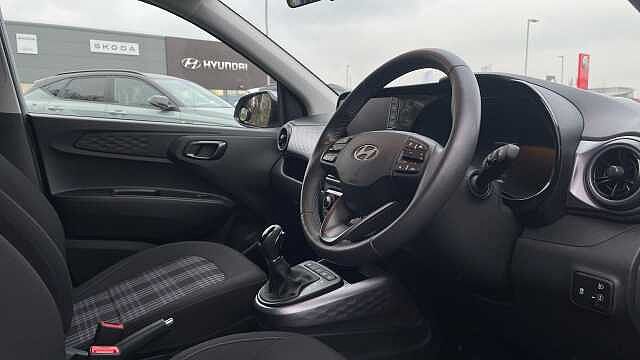 Hyundai i10 1.2 Premium Hatchback 5dr Petrol Auto Euro 6 (s/s) (79 ps)