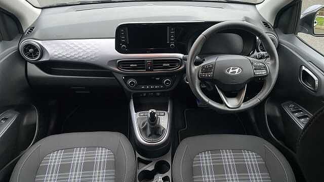 Hyundai i10 1.2 Premium Hatchback 5dr Petrol Auto Euro 6 (s/s) (79 ps)