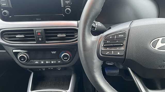 Hyundai i10 1.2 Premium Hatchback 5dr Petrol Auto Euro 6 (s/s) (79 ps)