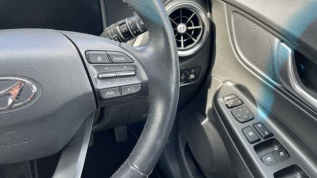 Hyundai KONA 1.0 T-GDi MHEV Ultimate SUV 5dr Petrol Hybrid Manual Euro 6 (s/s) (120 ps)