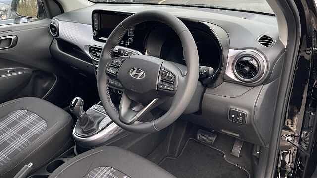 Hyundai I10 1.0 Advance Hatchback 5dr Petrol Auto Euro 6 (s/s) (63 ps) PHANTOM BLACK