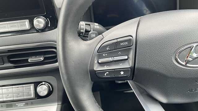 Hyundai KONA 64kWh Ultimate SUV 5dr Electric Auto (10.5kW Charger) (204 ps)