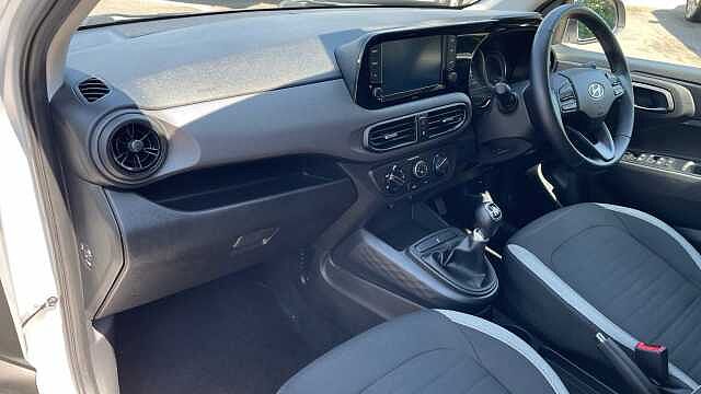 Hyundai I10 1.0 SE Connect Hatchback 5dr Petrol Manual Euro 6 (s/s) (67 ps) Silver