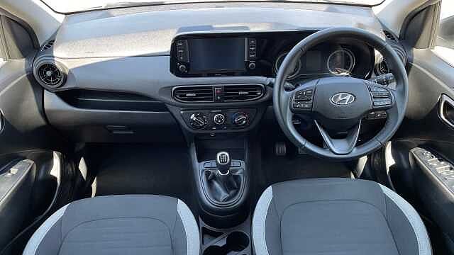 Hyundai I10 1.0 SE Connect Hatchback 5dr Petrol Manual Euro 6 (s/s) (67 ps) Silver