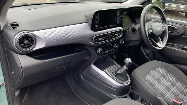Hyundai i10 1.2 Premium Hatchback 5dr Petrol Manual Euro 6 (s/s) (84 ps)