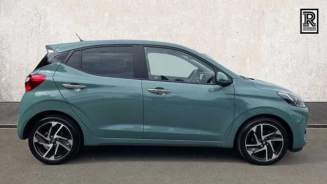 Hyundai i10 1.2 Premium Hatchback 5dr Petrol Manual Euro 6 (s/s) (84 ps)