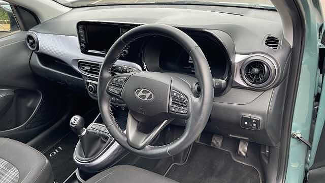 Hyundai i10 1.2 Premium Hatchback 5dr Petrol Manual Euro 6 (s/s) (84 ps)