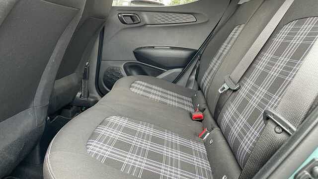 Hyundai i10 1.2 Premium Hatchback 5dr Petrol Manual Euro 6 (s/s) (84 ps)
