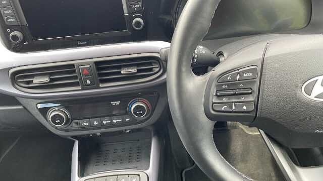 Hyundai i10 1.2 Premium Hatchback 5dr Petrol Manual Euro 6 (s/s) (84 ps)