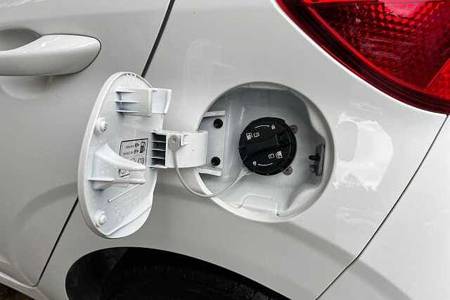 Hyundai i10 1.2 Advance Euro 6 (s/s) 5dr