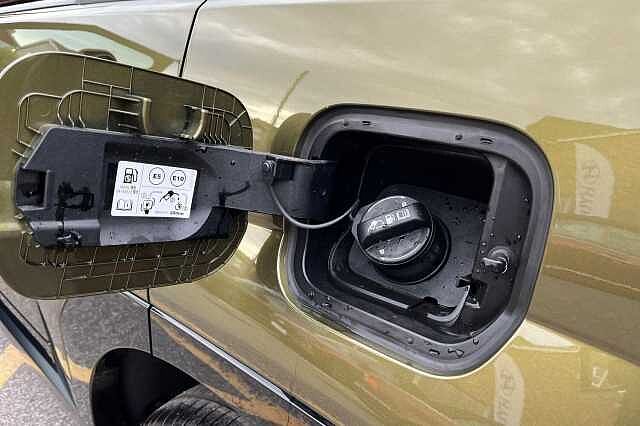 Hyundai SANTA FE 1.6 TGDi Plug-in Hybrid Calligraphy 5dr 4WD Auto Green