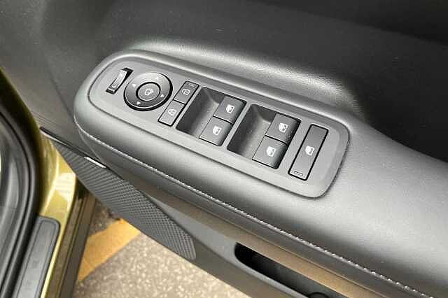 Hyundai SANTA FE 1.6 TGDi Plug-in Hybrid Calligraphy 5dr 4WD Auto Green