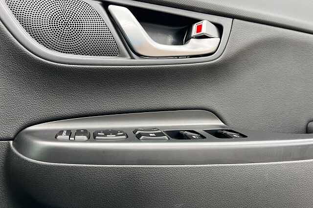 Hyundai Kona 1.6 H Gdi Ultimate Suv 5dr Petrol Hybrid Dct Euro 6 (s/s) (141 Ps)