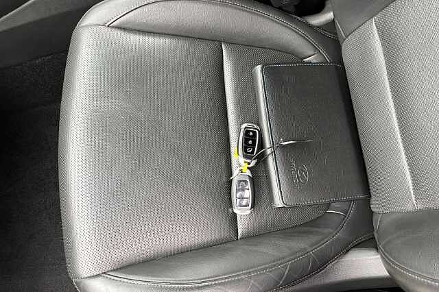 Hyundai Kona 1.6 H Gdi Ultimate Suv 5dr Petrol Hybrid Dct Euro 6 (s/s) (141 Ps)