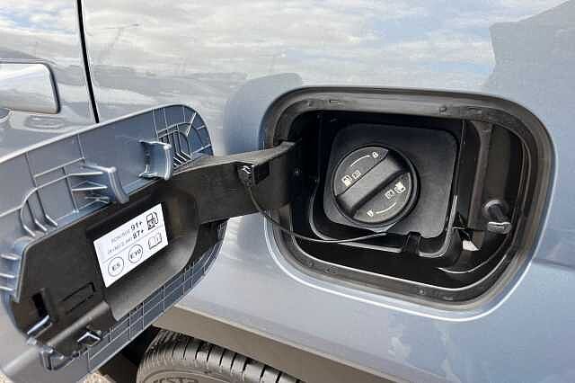 Hyundai Santa Fe 1.6 H T Gdi Ultimate Suv 5dr Petrol Hybrid Auto Euro 6 (s/s) (7seat) (215 Ps)