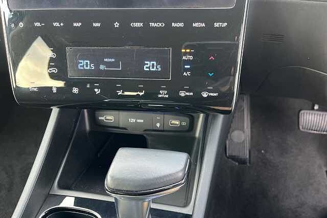 Hyundai TUCSON 1.6 T Gdi Mhev Premium Suv 5dr Petrol Hybrid Dct Euro 6 (s/s) (150 Ps) Shimmering Silver