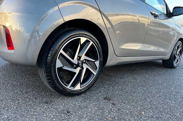 Hyundai I10 1.2 Premium Hatchback 5dr Petrol Auto Euro 6 (s/s) (84 Ps) Brass