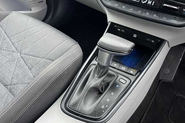 Hyundai BAYON 1.0 T Gdi Mhev Ultimate Suv 5dr Petrol Hybrid Dct Euro 6 (s/s) (100 Ps) Intense Blue/Black