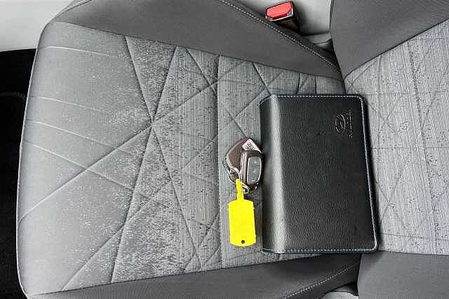 Hyundai BAYON 1.0 T Gdi Mhev Ultimate Suv 5dr Petrol Hybrid Dct Euro 6 (s/s) (100 Ps) Intense Blue/Black