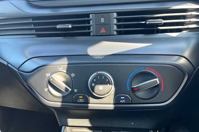 Hyundai I20 1.0 T Gdi Mhev Se Connect Hatchback 5dr Petrol Hybrid Dct Euro 6 (s/s) (100 Ps) Mangrove Green