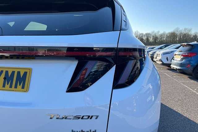 Hyundai TUCSON 1.6 H T Gdi N Line Suv 5dr Petrol Hybrid Auto Euro 6 (s/s) (230 Ps) Atlas White