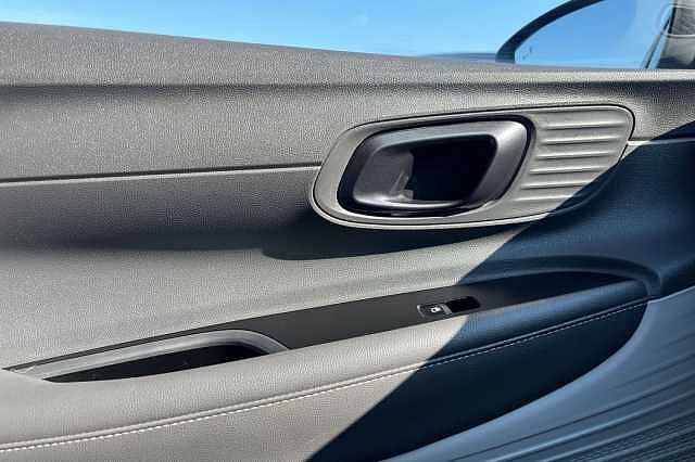 Hyundai BAYON 1.0 T Gdi Mhev Ultimate Suv 5dr Petrol Hybrid Manual Euro 6 (s/s) (100 Ps) Aqua Turquoise/Black Roof