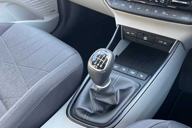 Hyundai BAYON 1.0 T Gdi Mhev Ultimate Suv 5dr Petrol Hybrid Manual Euro 6 (s/s) (100 Ps) Aqua Turquoise/Black Roof