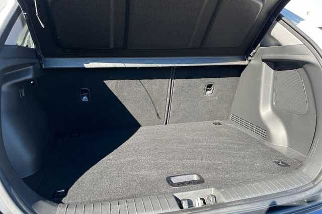 Hyundai KONA 1.6 H Gdi Ultimate Suv 5dr Petrol Hybrid Dct Euro 6 (s/s) (141 Ps) Atlas White