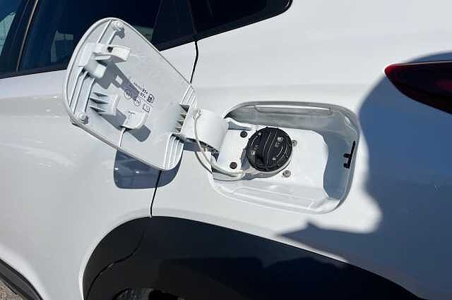 Hyundai KONA 1.6 H Gdi Ultimate Suv 5dr Petrol Hybrid Dct Euro 6 (s/s) (141 Ps) Atlas White