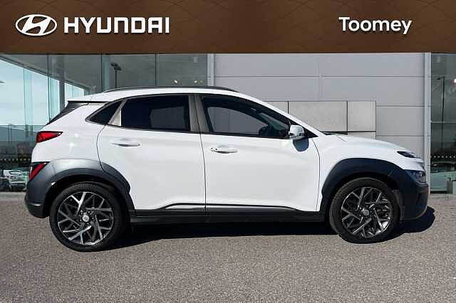 Hyundai KONA 1.6 H Gdi Ultimate Suv 5dr Petrol Hybrid Dct Euro 6 (s/s) (141 Ps) Atlas White
