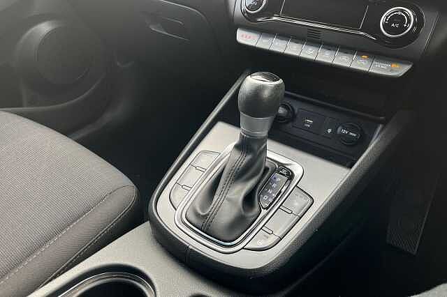 Hyundai KONA 1.6 H Gdi Premium Suv 5dr Petrol Hybrid Dct Euro 6 (s/s) (141 Ps) Surfy Blue