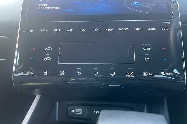 Hyundai TUCSON 1.6 T Gdi Mhev Se Connect Suv 5dr Petrol Hybrid Dct Euro 6 (s/s) (150 Ps) Phantom Black