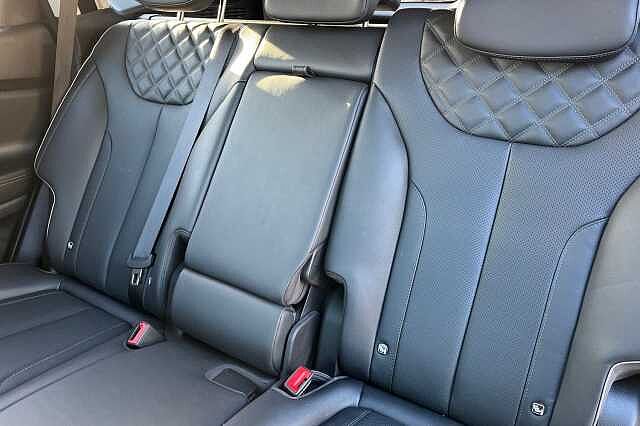 Hyundai SANTA FE 1.6 H T Gdi Ultimate Suv 5dr Petrol Hybrid Auto Euro 6 (s/s) (230 Ps) Typhoon Silver