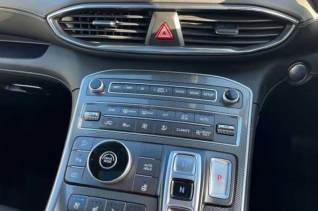 Hyundai SANTA FE 1.6 H T Gdi Ultimate Suv 5dr Petrol Hybrid Auto Euro 6 (s/s) (230 Ps) Typhoon Silver