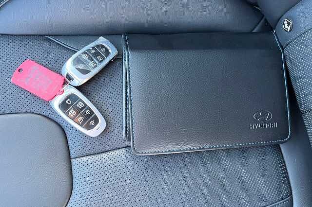 Hyundai SANTA FE 1.6 H T Gdi Ultimate Suv 5dr Petrol Hybrid Auto Euro 6 (s/s) (230 Ps) Typhoon Silver